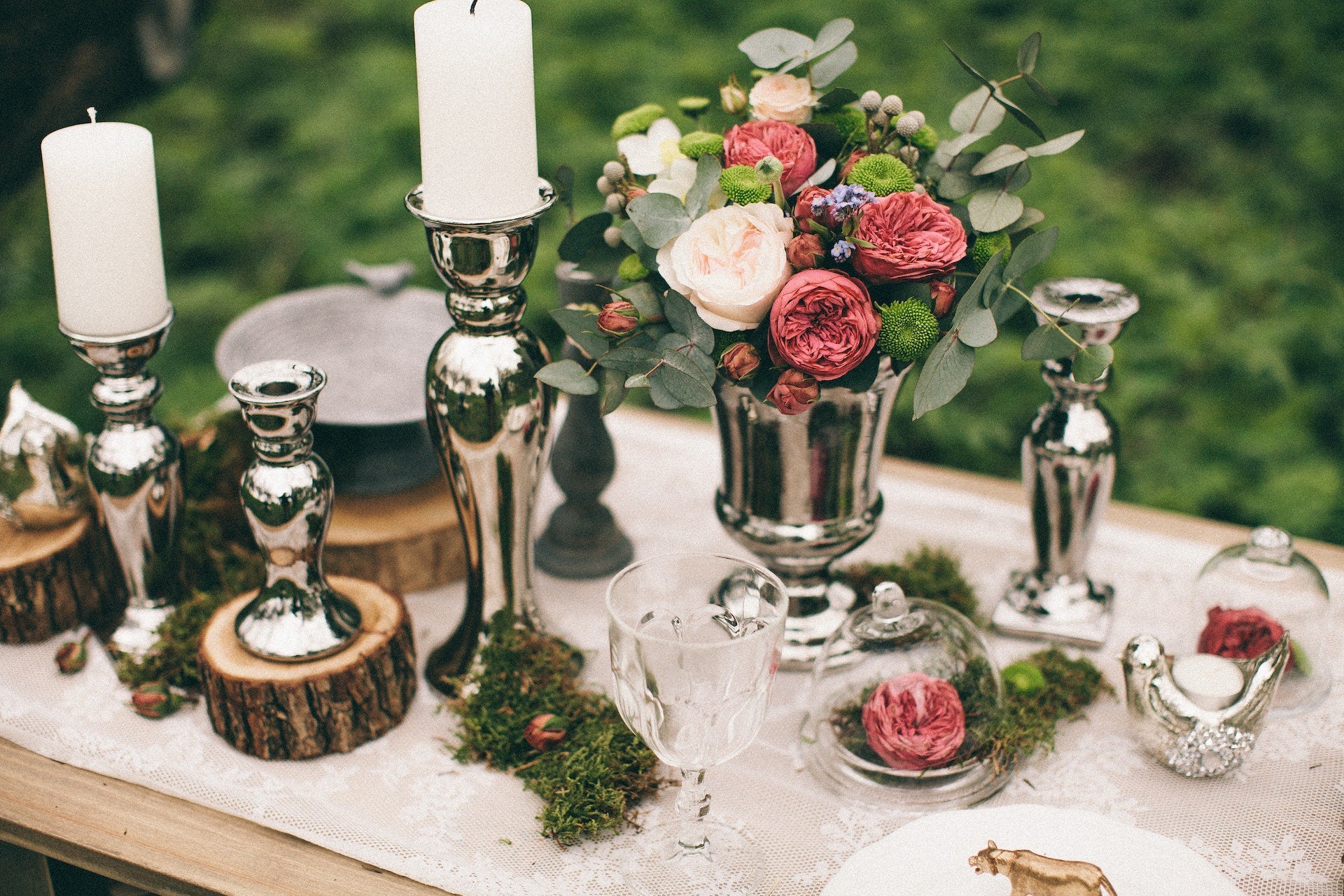 Great Details to Add to Your Wedding Tables