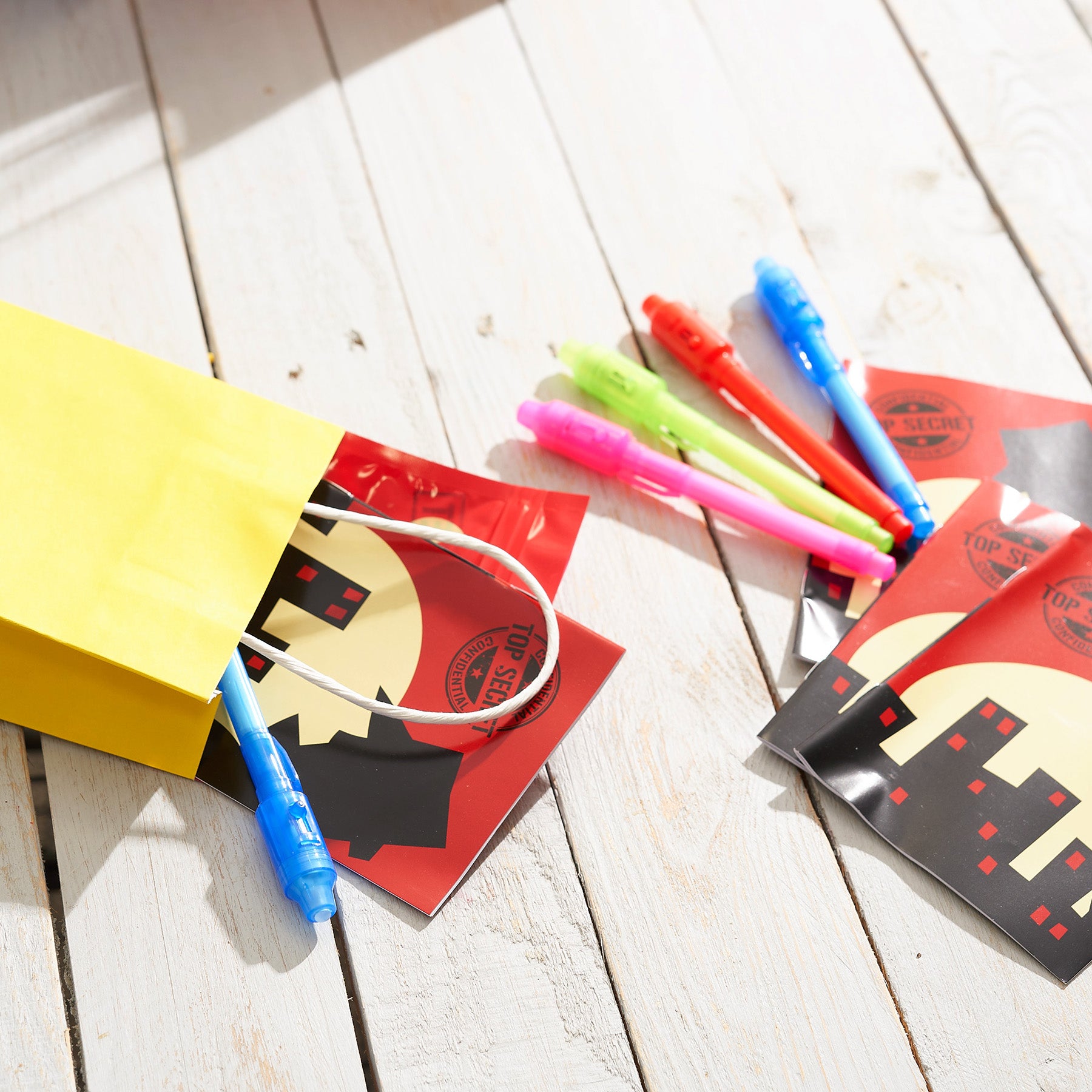 Magic Invisible Ink Pen Sets - Perfect Kids Party Favours